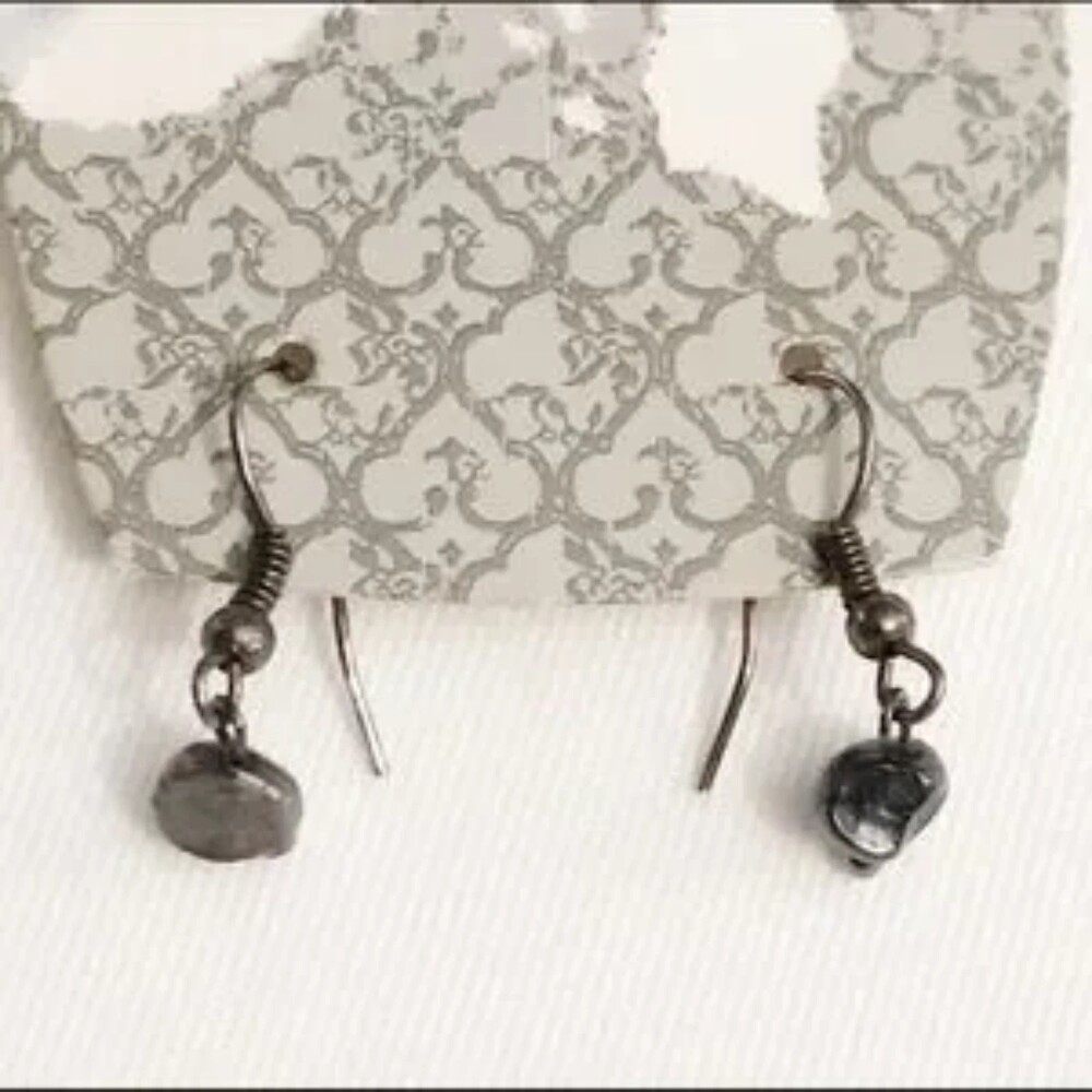 World Market Small Freshwater Pearl Earrings NOC